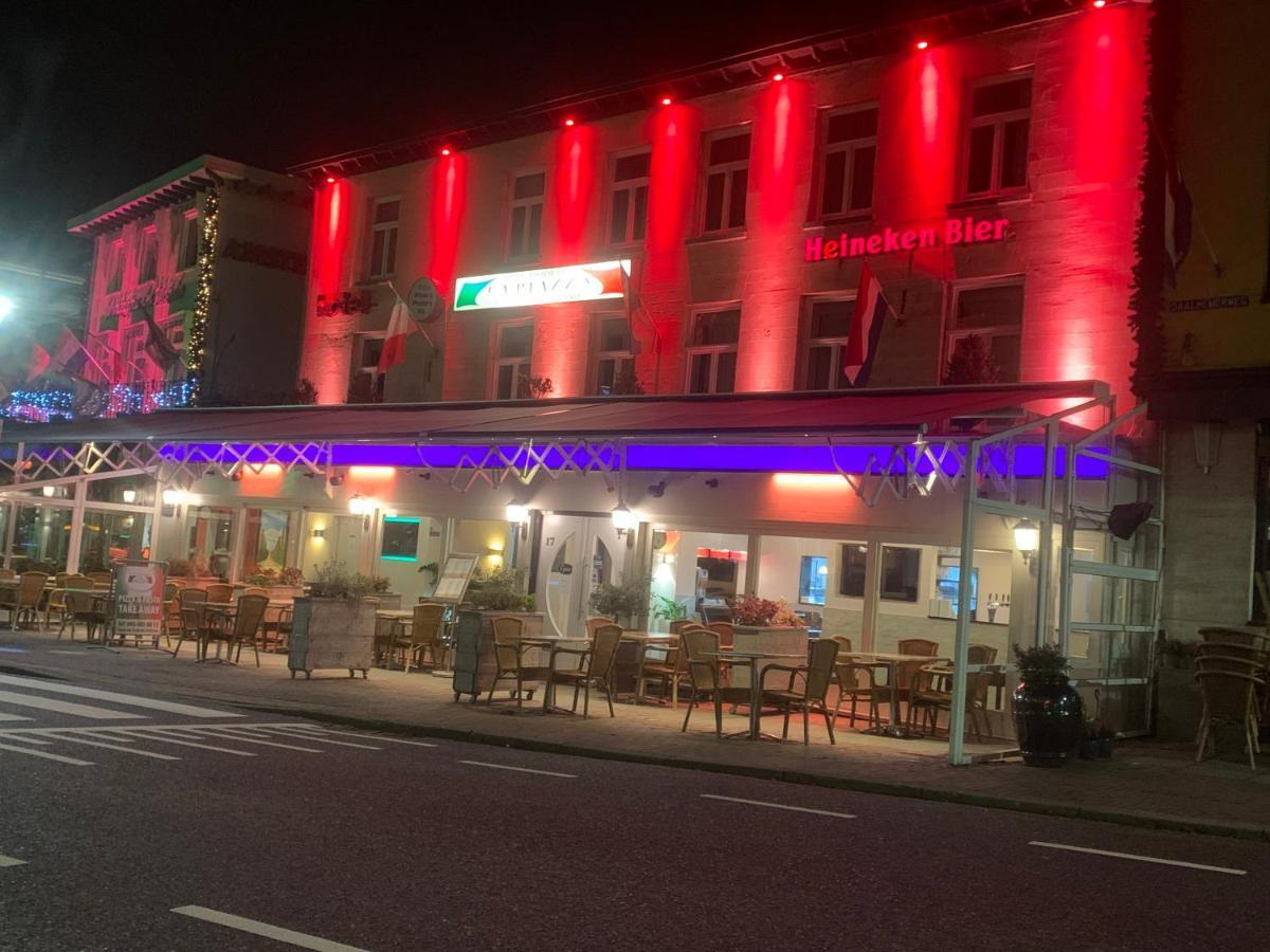 Hotel Restaurant La Piazza Valkenburg aan de Geul Ngoại thất bức ảnh