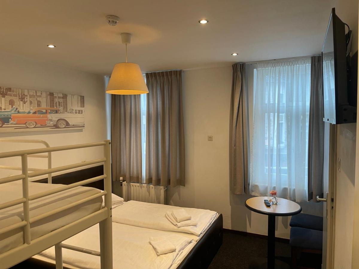 Hotel Restaurant La Piazza Valkenburg aan de Geul Ngoại thất bức ảnh