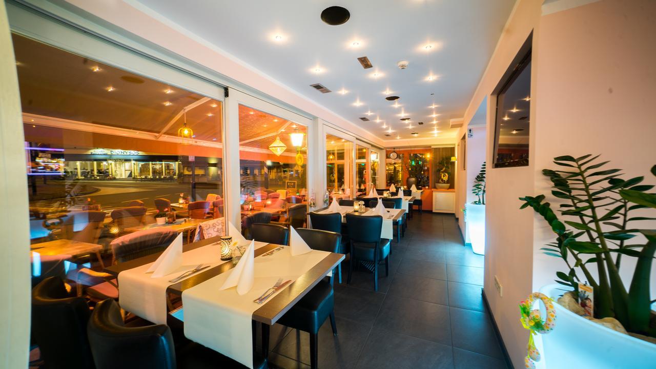 Hotel Restaurant La Piazza Valkenburg aan de Geul Ngoại thất bức ảnh