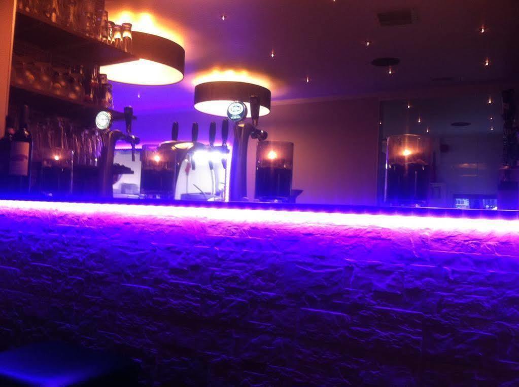 Hotel Restaurant La Piazza Valkenburg aan de Geul Ngoại thất bức ảnh